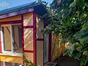 Unclassified image, 4 of 19, button