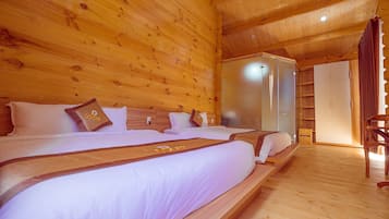 Suite Family | Minibar, desk, blackout drapes, soundproofing