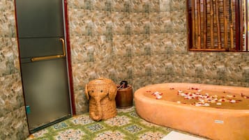 Free toiletries, hair dryer, bathrobes, slippers