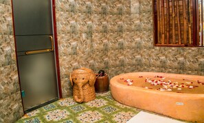 مستلزمات مجانية للعناية الشخصية، مجففات شعر، برانس (أردية) حمّام