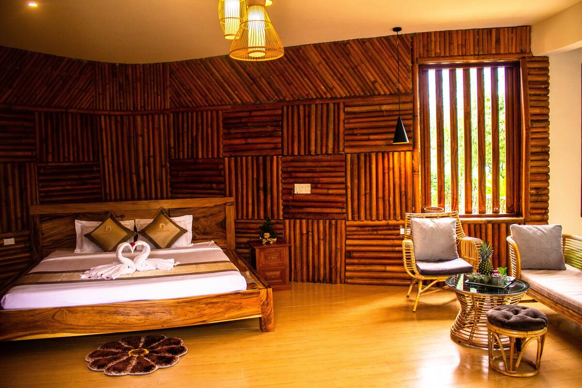 Minibar, desk, blackout curtains, soundproofing