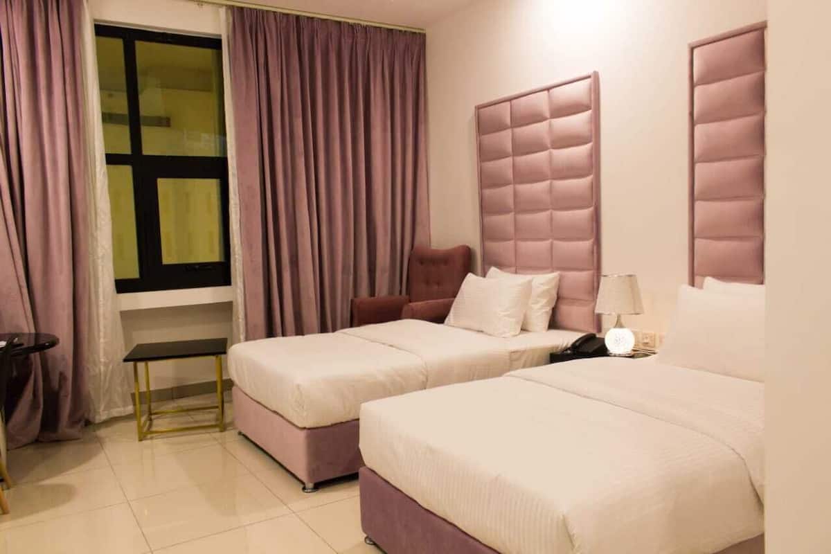 Standard Twin Room, 2 Single Beds, Smoking, City View