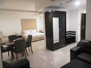 42-inch flat-screen TV with satellite channels, TV, heated floors