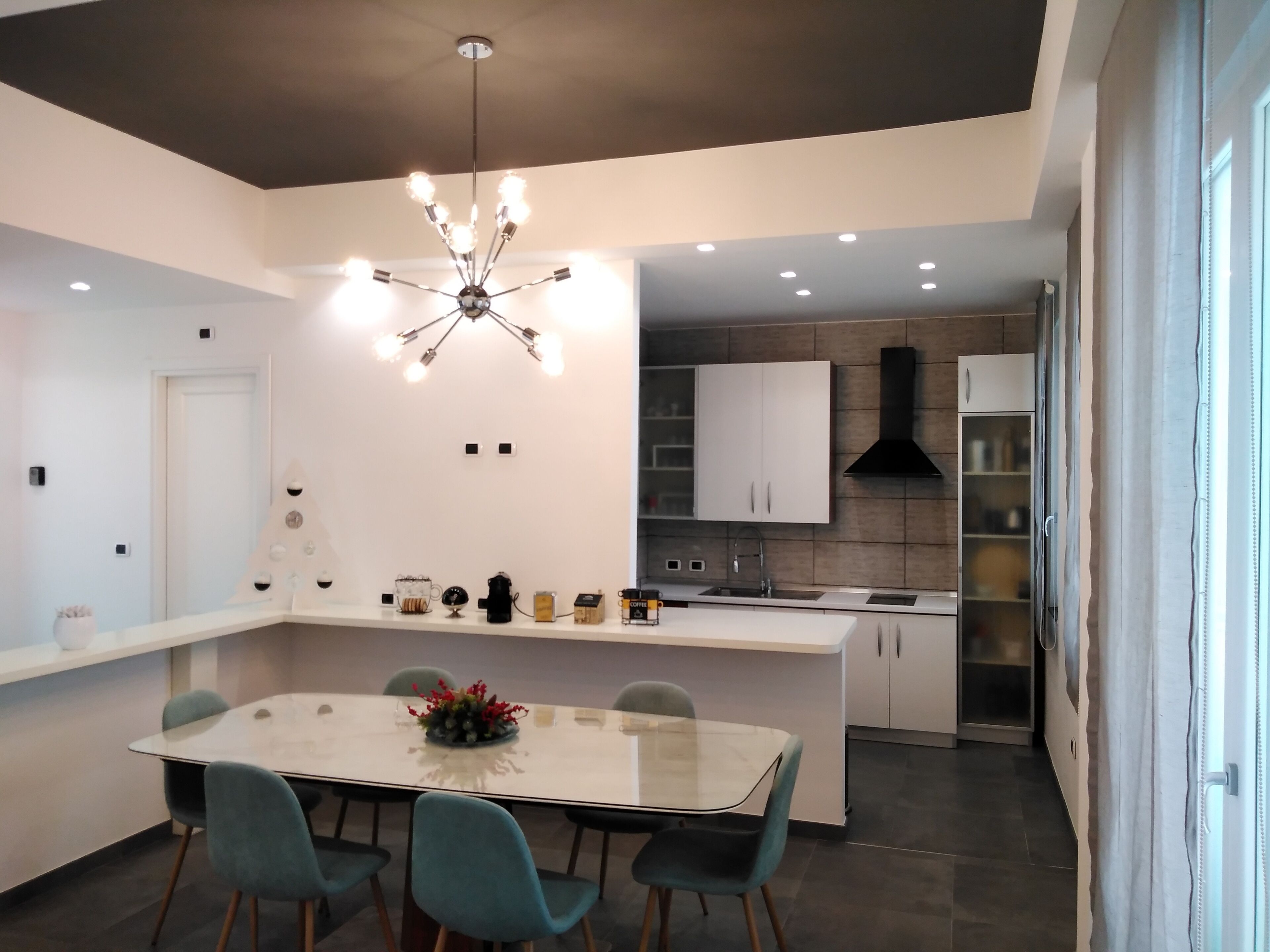 Réfrigérateur dans l'espace commun, micro-ondes dans l'espace commun