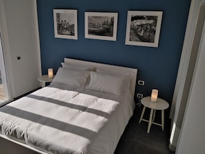 Habitación doble, balcón | Minibar, cortinas blackout, insonorización y cunas gratuitas 