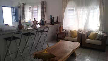 Casa clássico, 3 quartos | Opções para refeição no quarto