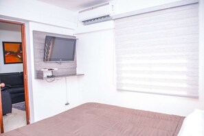 3 habitaciones, escritorio, tabla de planchar con plancha y wifi