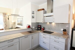 Unclassified image, 4 of 34, button