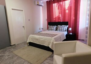 Cofres nos quartos, individualmente decorados