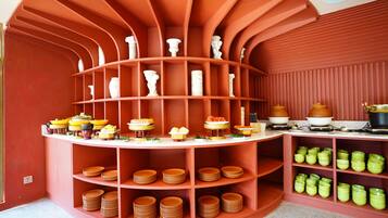 Dagelijks continentaal ontbijt (THB 350 per persoon)