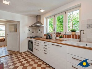 Fridge, oven, dishwasher, coffee/tea maker