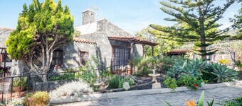 Spacious Finca el Rincón with Mountain View, Wi-Fi, Terraces & Poo
