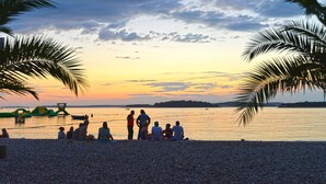 Beach - Apartment 1713/17699 (Istria - Valbandon), 200m from the beach (Valbandon)