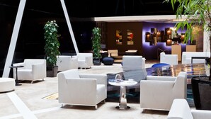 Interior detail - Ramada Hotel & Suites Baku (Baku)