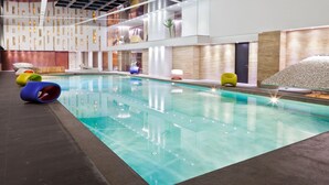 Indoor pool - Ramada Hotel & Suites Baku (Baku)