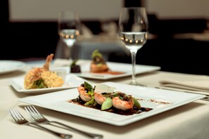 Buffet déjeuner gratuit tous les jours