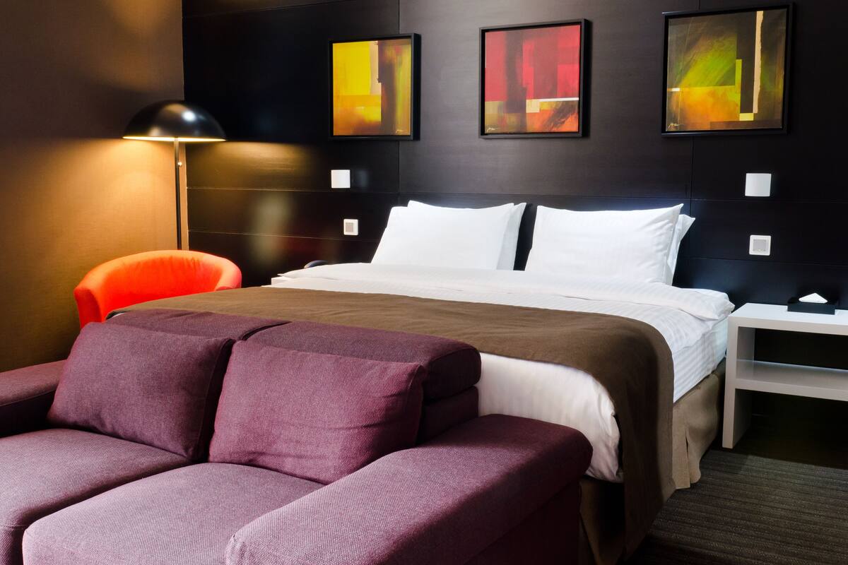 Phòng Suite | Bộ đồ giường cao cấp, chăn bông, nệm có lớp đệm bông, minibar 