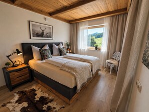 Deluxe Apartment | Egyptian cotton sheets, premium bedding, memory foam beds - Apartment Katarina (Fieberbrunn)