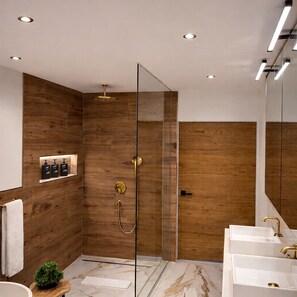 Elite Apartment | Bathroom | Shower, designer toiletries, hair dryer, heated floors - Apartment Katarina (Fieberbrunn)