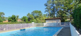 Cosy Villa Near Beach with Shared Pool