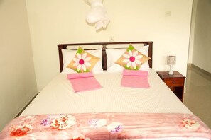 Deluxe-Doppelzimmer, 1 Schlafzimmer, Bergblick (8 Bed) | Kostenloses WLAN