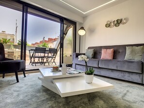 TV, streaming services - N&J - DIAMOND BAY TERRACE - Central - By sea (Niza)