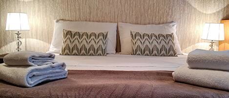 3 chambres, fer et planche à repasser, Internet gratuit