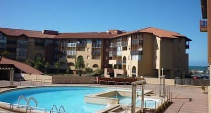 Beachside Apartment with Pool, Parking, and Sea Views in Hossegor – Sleeps 4