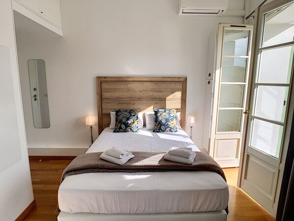 Iron/ironing board, free Internet