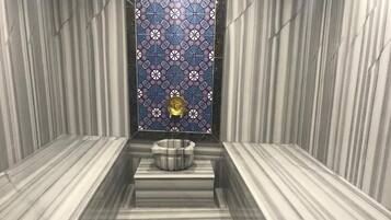 Sauna, steam room, 2 treatment rooms