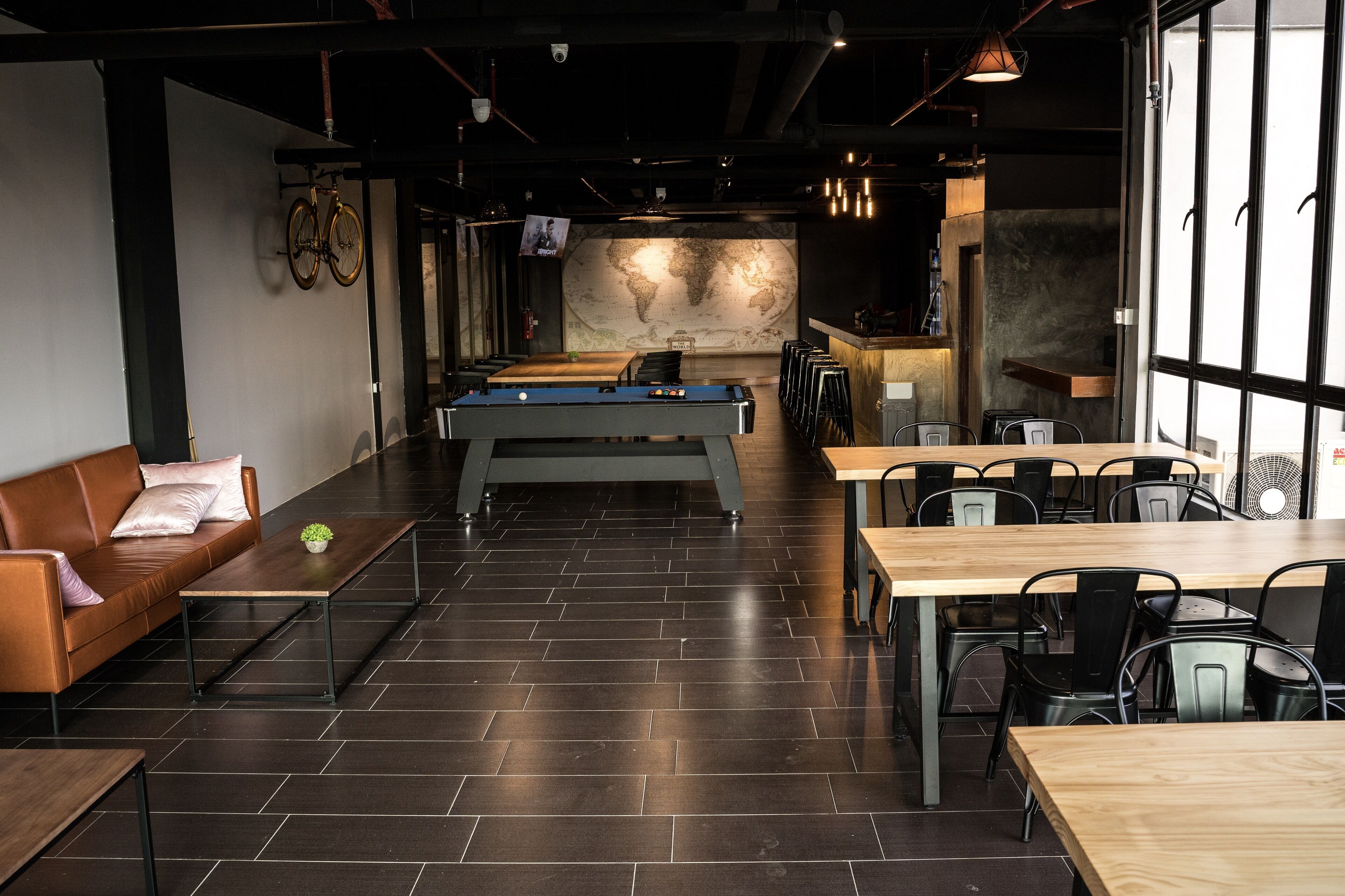 Lobby lounge