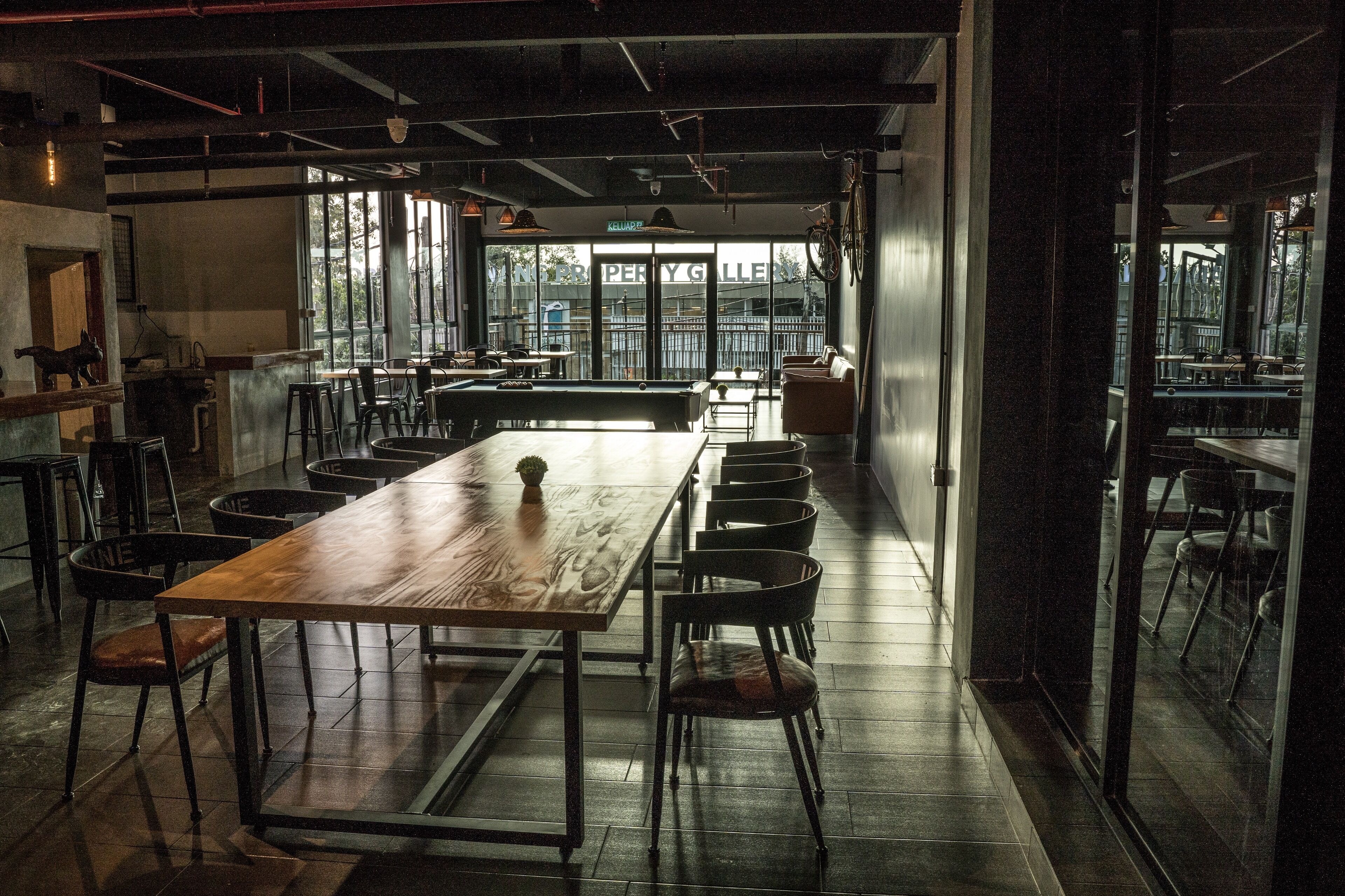Lobby lounge
