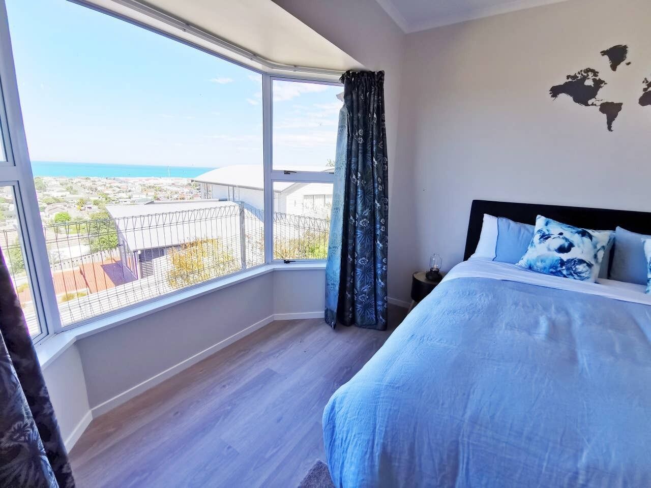 5 makuuhuonetta, työpöytä, silitysrauta/-lauta, Wi-Fi