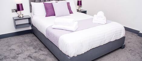 4 habitaciones, insonorización y tabla de planchar con plancha