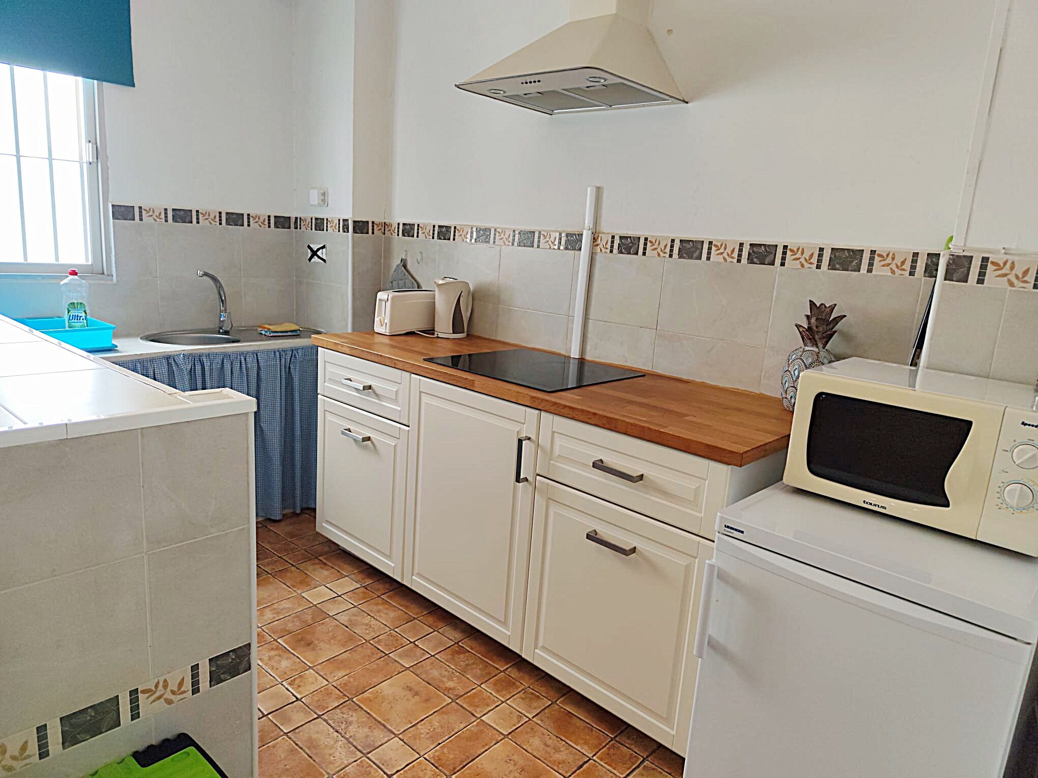 Coffee/tea maker, fridge, microwave, electric kettle