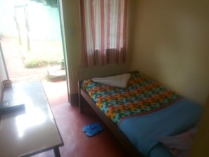 Single Room, Garden View | Desk, laptop workspace, iron/ironing board, bed sheets - Transit Motel Chogoria (Chogoria)