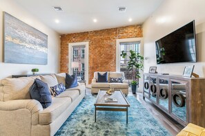 Fernseher, Stereoanlage