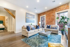 Fernseher, Stereoanlage