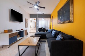 Smart TV - Light filled, Envigado flat! Over 2000 square feet (Envigado)