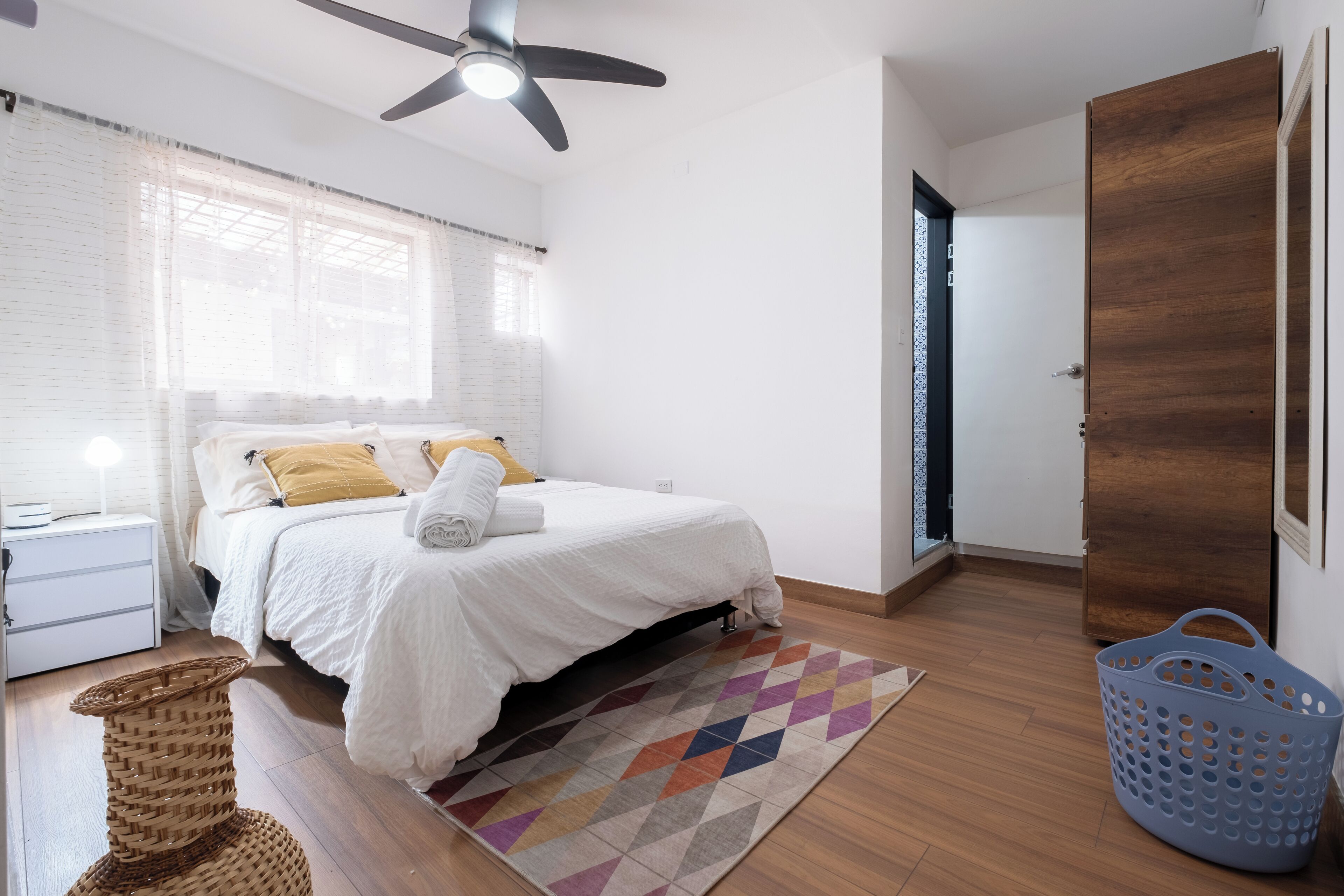 2 bedrooms, desk, iron/ironing board, free WiFi