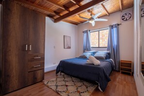 2 bedrooms, desk, iron/ironing board, free WiFi