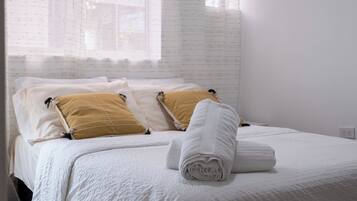 2 habitaciones, escritorio, tabla de planchar con plancha y wifi gratis