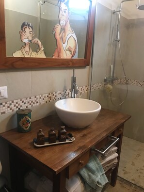 Hair dryer, towels