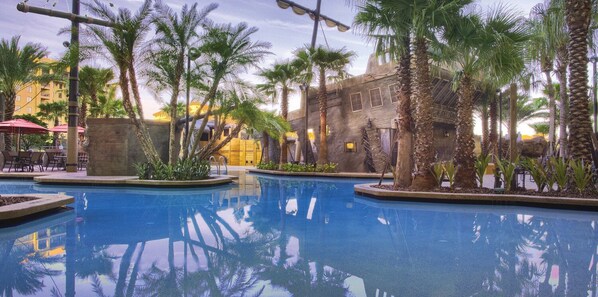 Outdoor pool, a heated pool