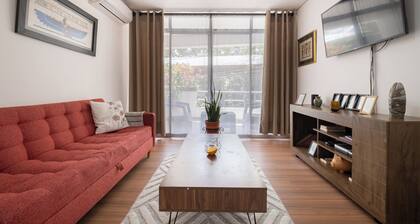 Light, airy one bedroom w/ balcony, walk to it all