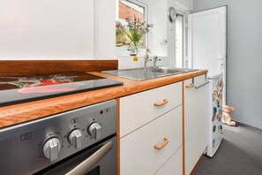 Réfrigérateur, micro-ondes, four, grille-pain