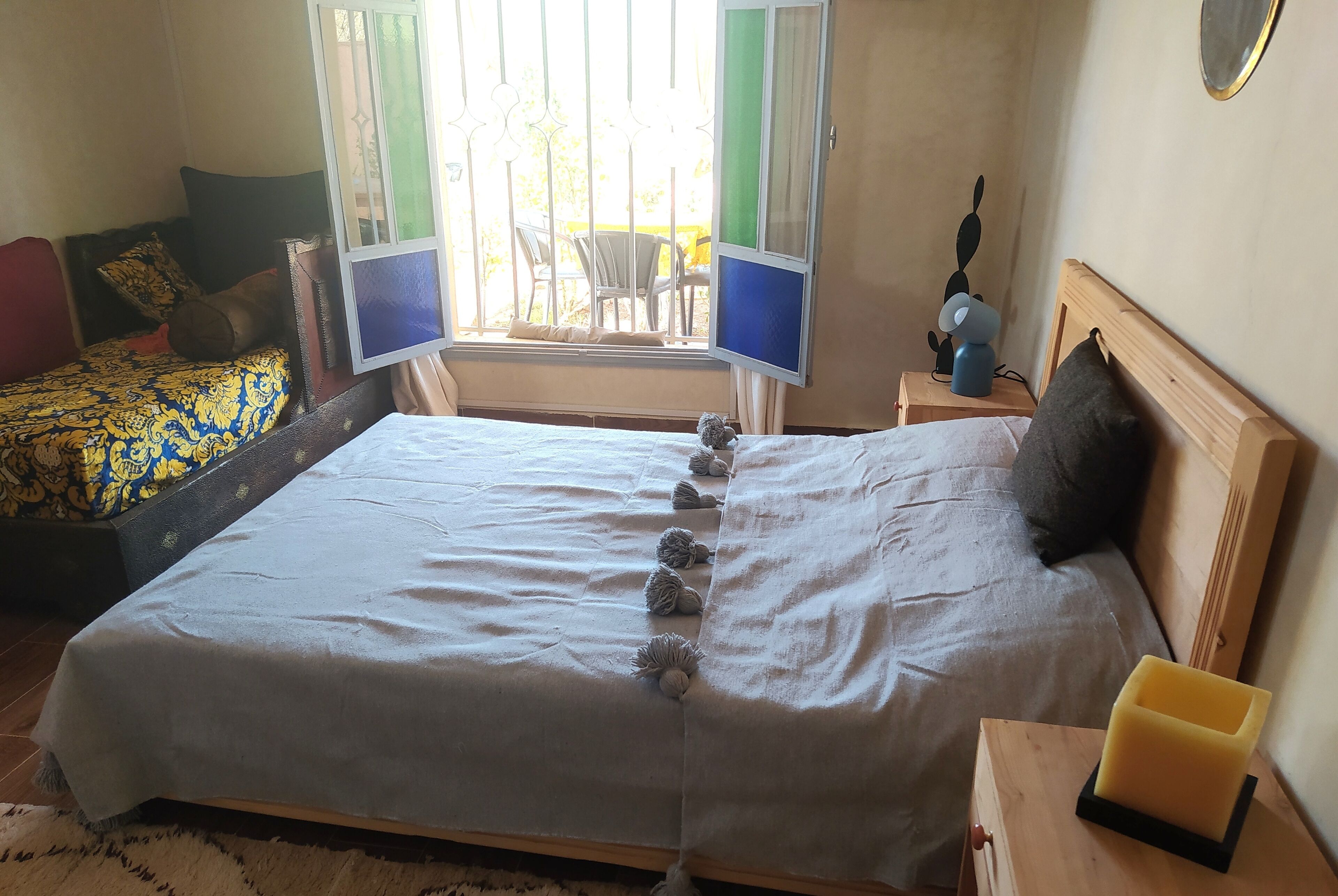 5 bedrooms, WiFi, bed sheets