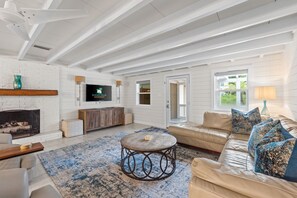 Flat-screen TV, fireplace