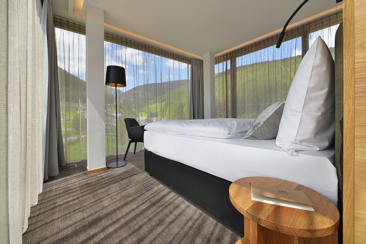 presidential suite | 1 bedroom, premium bedding, select comfort beds, minibar