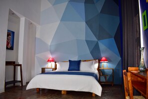 Deluxe Room | In-room safe, individually decorated, individually furnished, desk - Pueblito Tlaquepaque Hotel Boutique (Tlaquepaque)